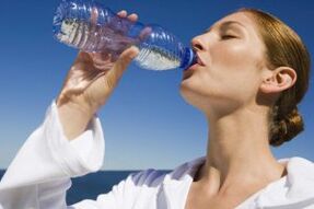 pití vody na líné dietě